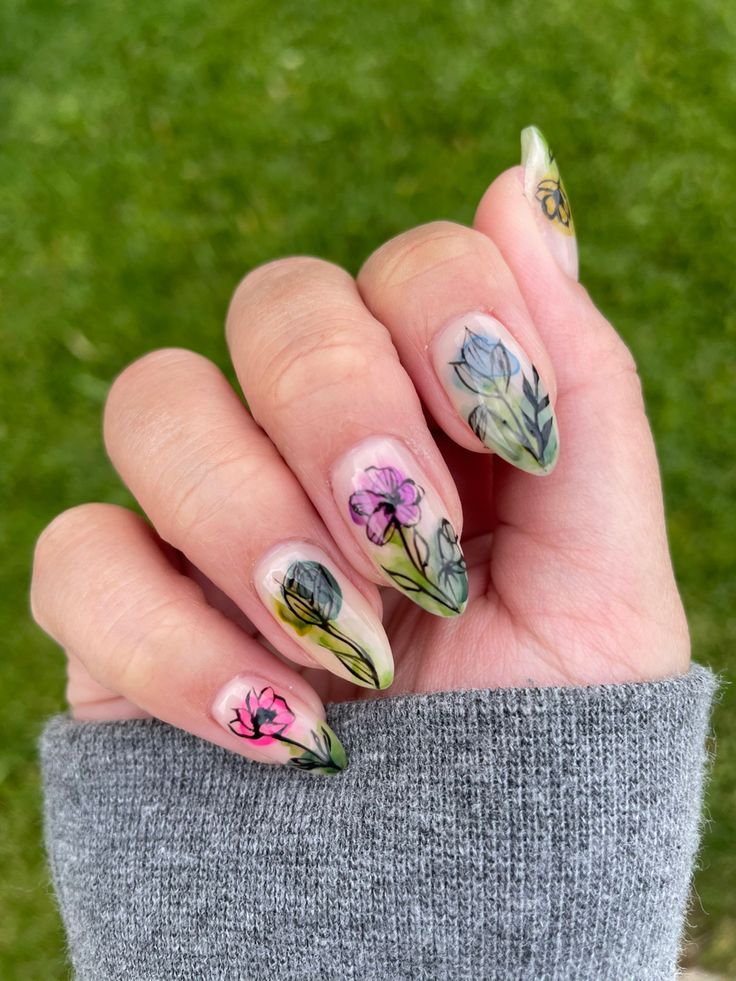 Floral nail design